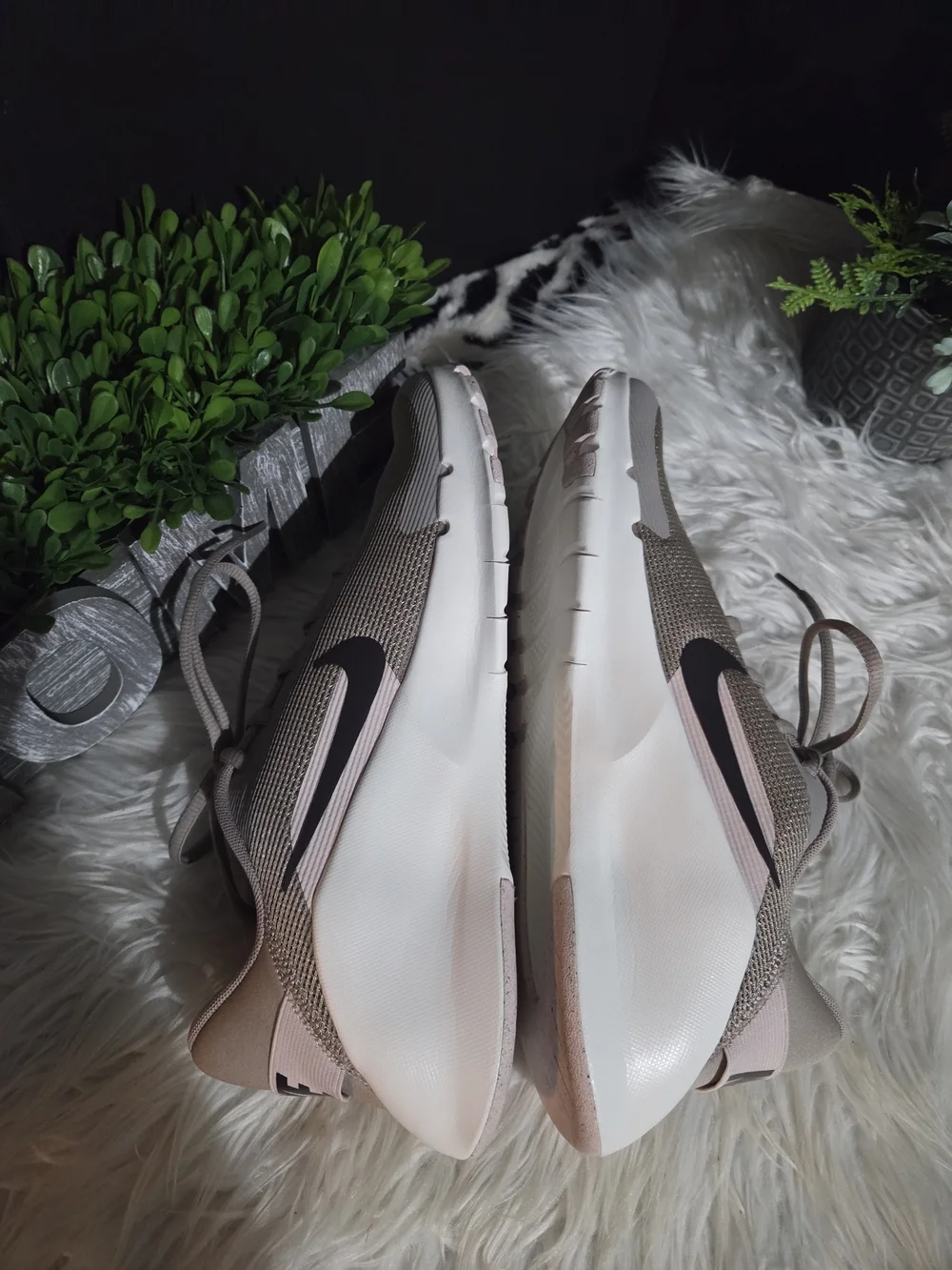 Nike Flex Train Taupe/Black and Light Pink Athletic Sneakers. Unisex 10W, 8.5M